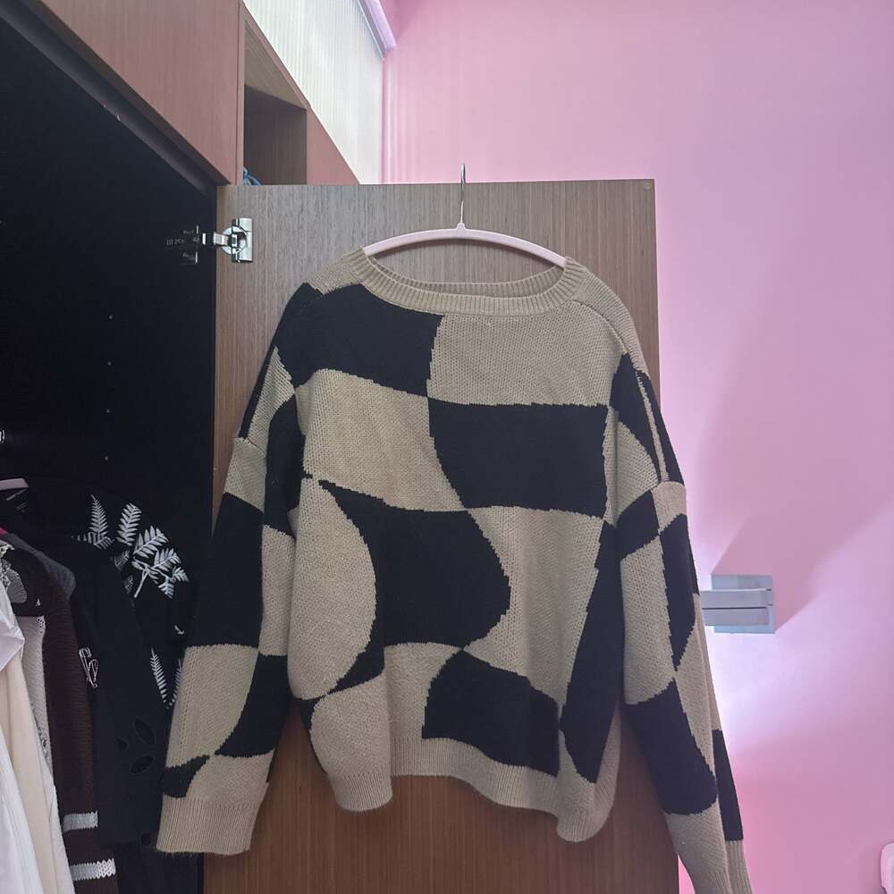Oversized tan & black abstract checkered sweater (size m)